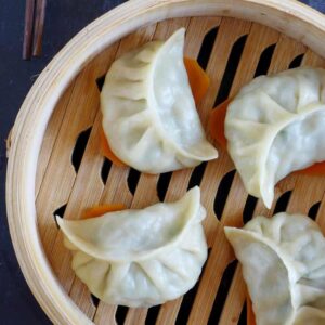 Steamed Dumpling ( pork and garlic chive )